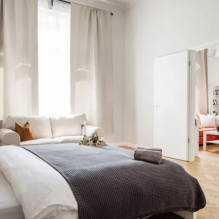 Apartment Dream In Budapest-steps To Budaeye &fashionst Budapest