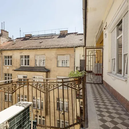Apartment Dream In Budapest-steps To Budaeye &fashionst *