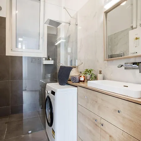 Apartment Dream In Budapest-steps To Budaeye &fashionst Budapest