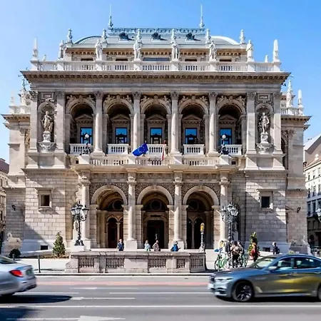 Dream In Budapest-steps To Budaeye &fashionst Apartment