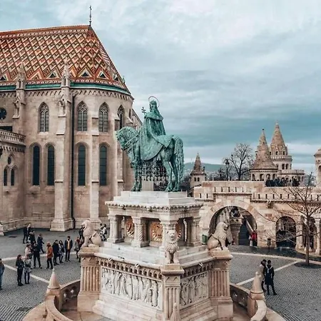Apartment Dream In Budapest-steps To Budaeye &fashionst